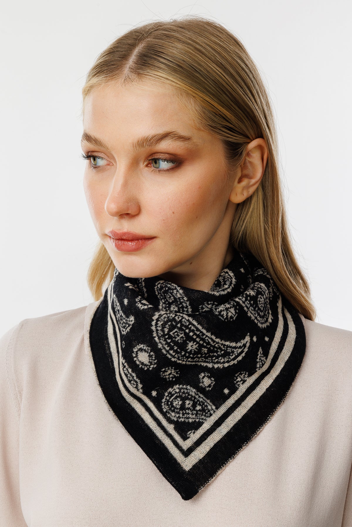 PATARA SQUARE FOULARD BLACK-BEIGE