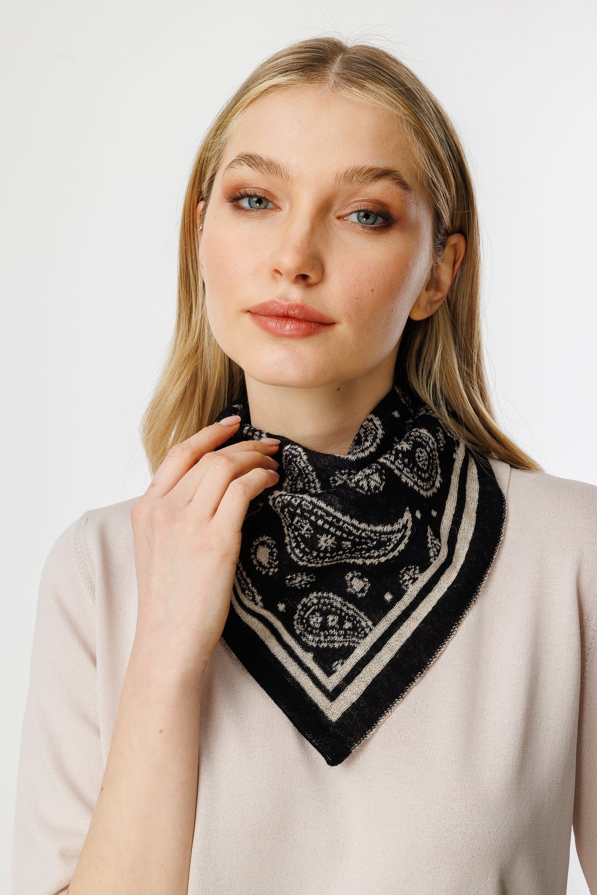 PATARA SQUARE FOULARD BLACK-BEIGE