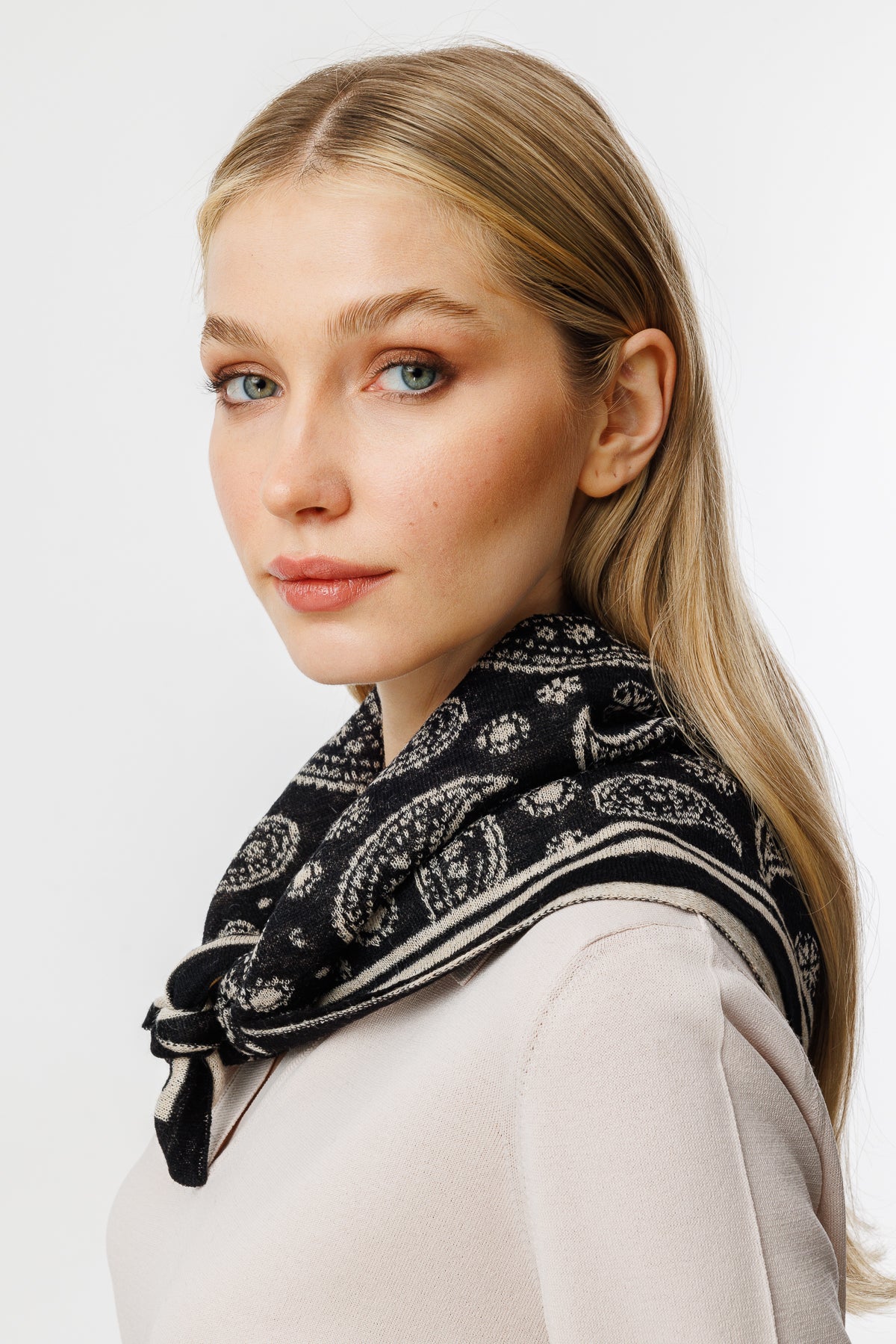 PATARA SQUARE FOULARD  BLACK-BEIGE