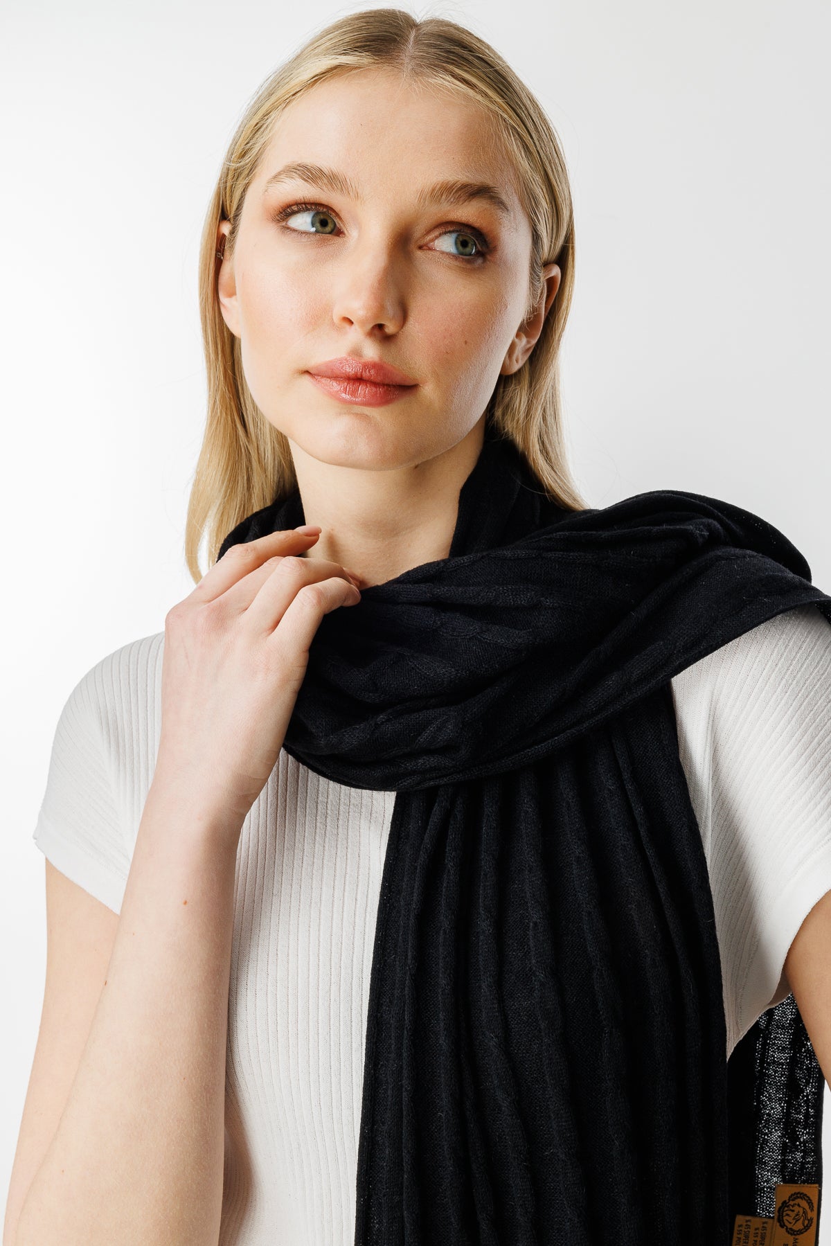 MYRA SCARF BLACK