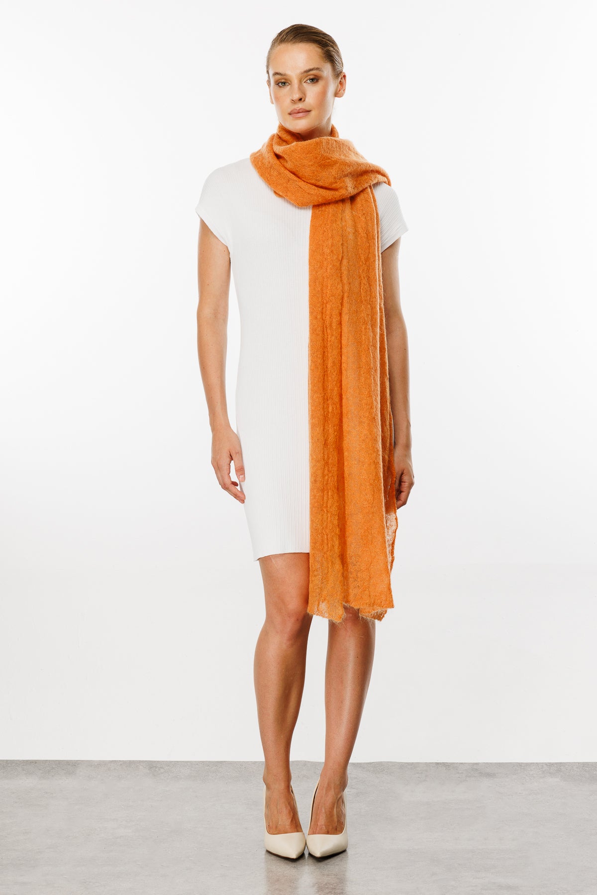 ARINNA SCARF ORANGE-CABLE KNIT