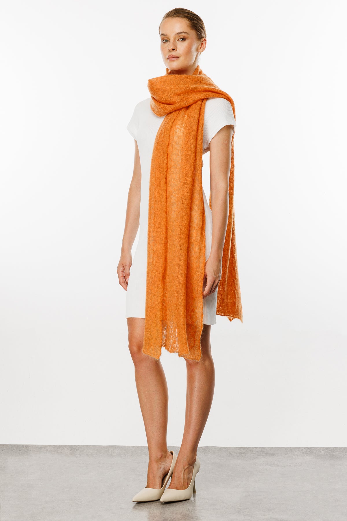 ARINNA SCARF ORANGE-CABLE KNIT