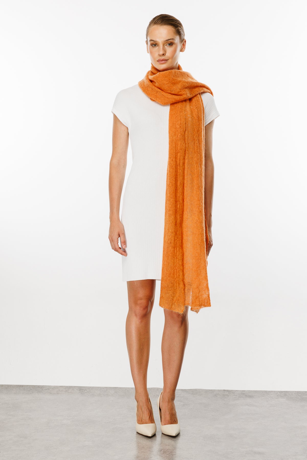 ARINNA SCARF ORANGE-CABLE KNIT