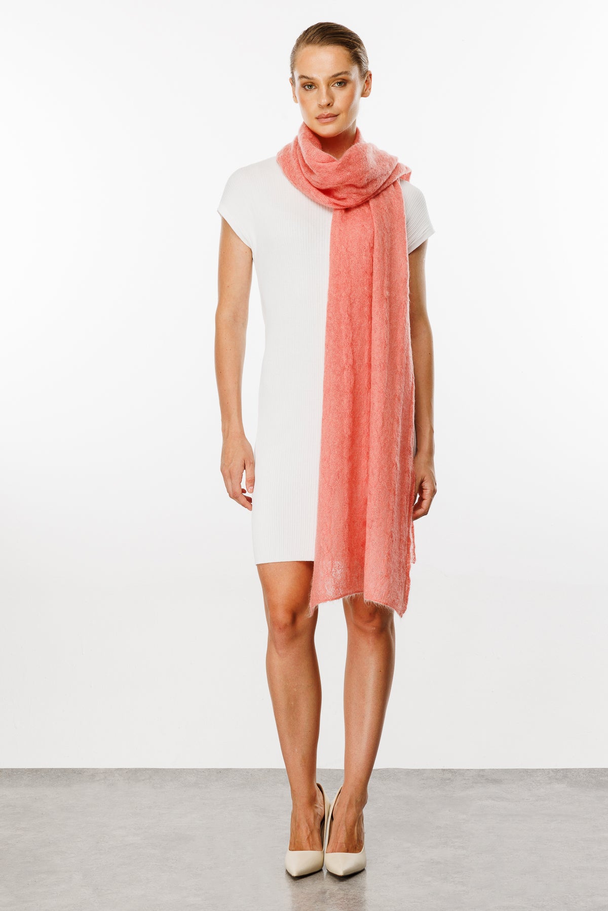 ARINNA SCARF PINK-CABLE KNIT