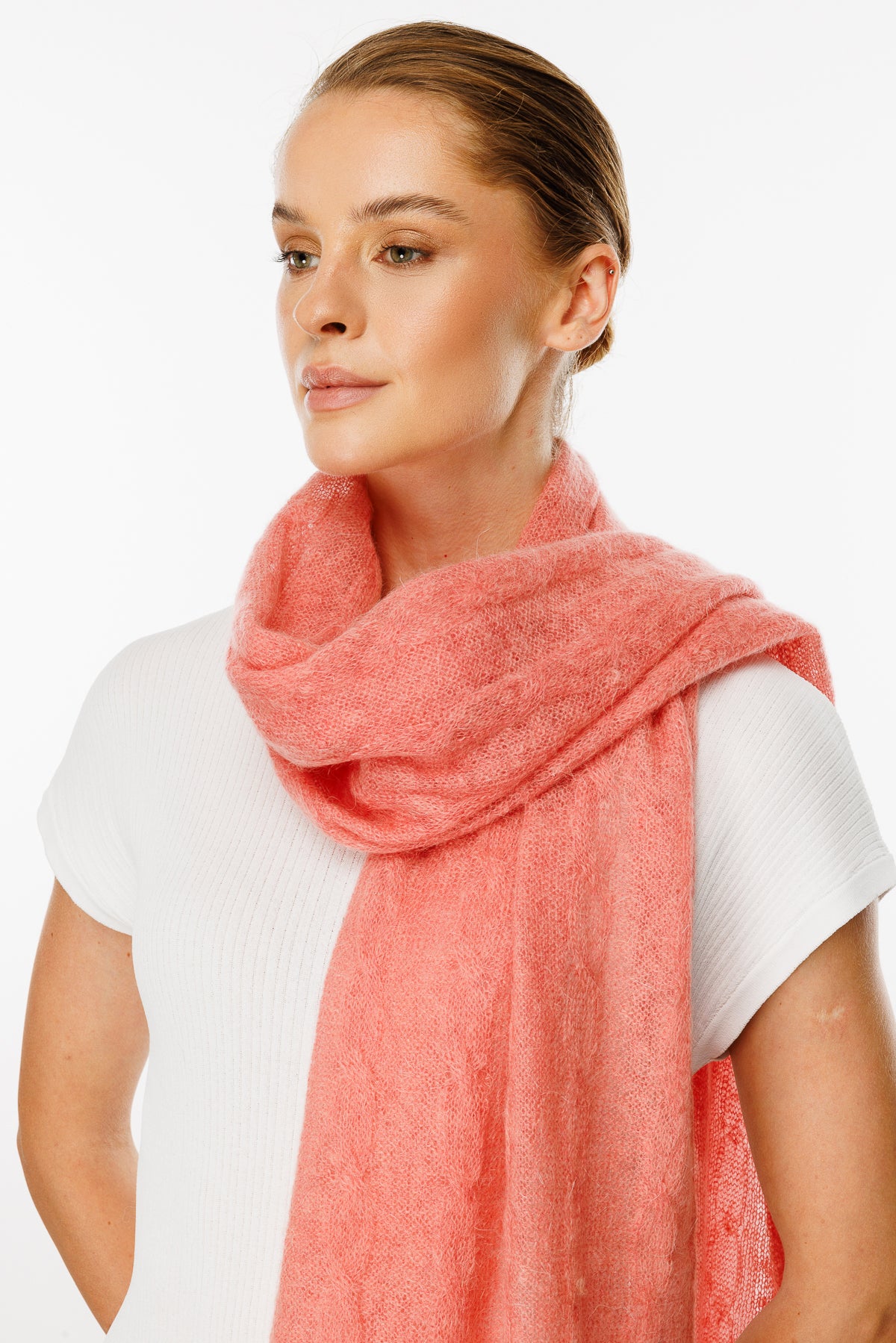 ARINNA SCARF PINK-CABLE KNIT