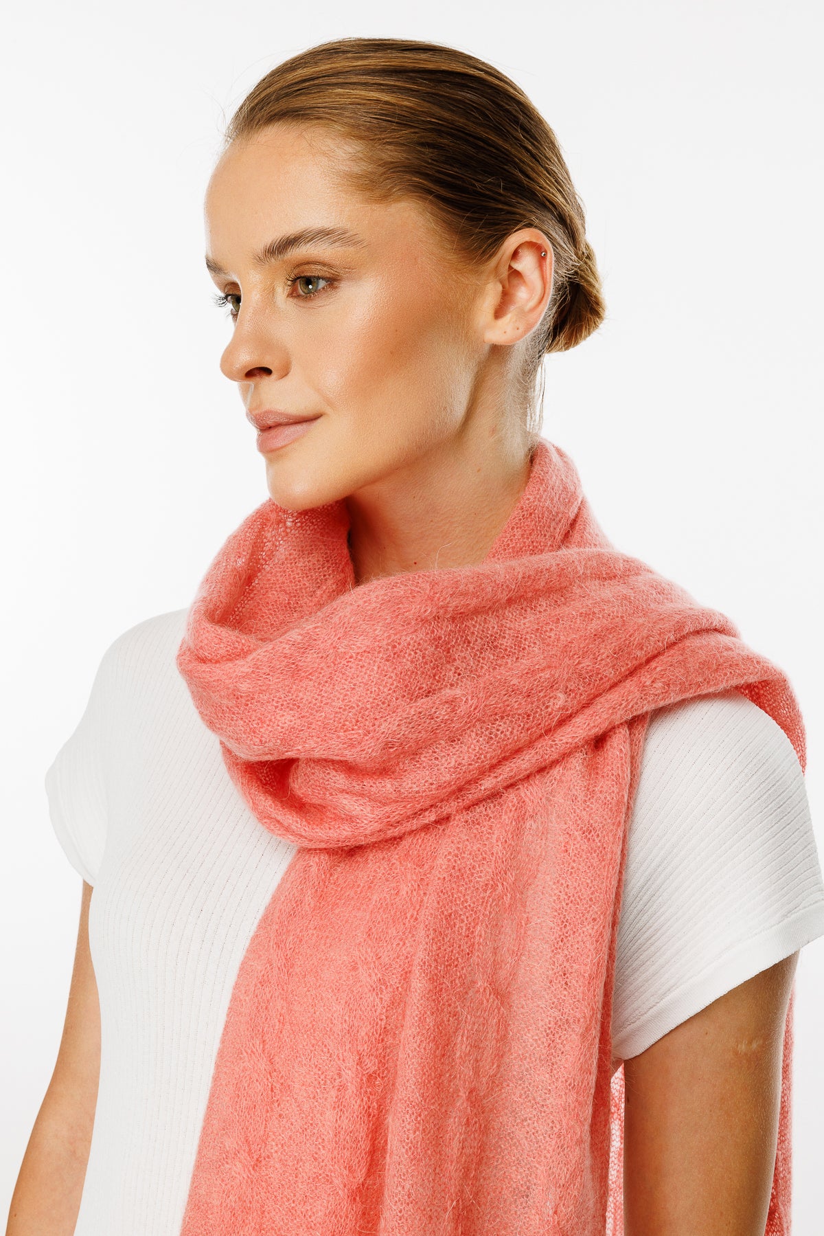 ARINNA SCARF PINK-CABLE KNIT