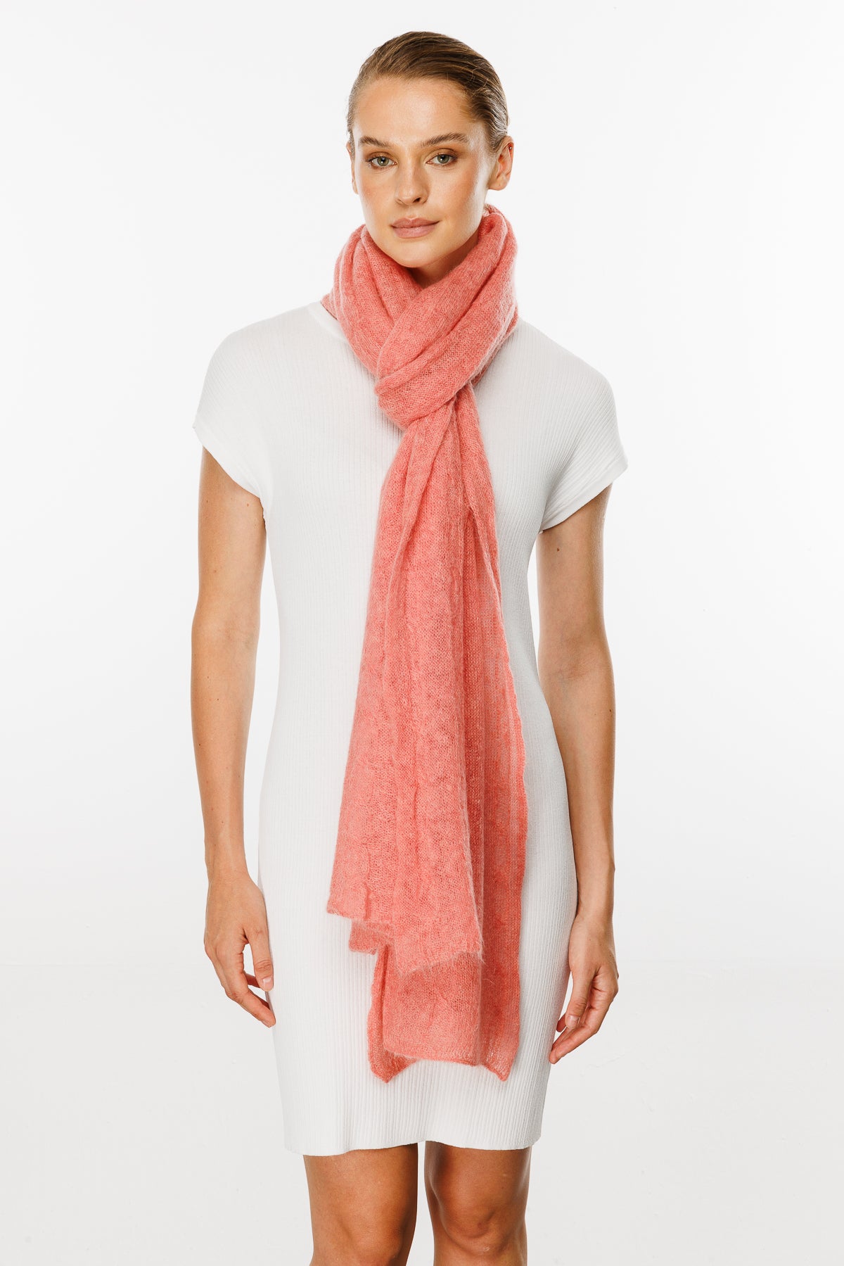 ARINNA SCARF PINK-CABLE KNIT