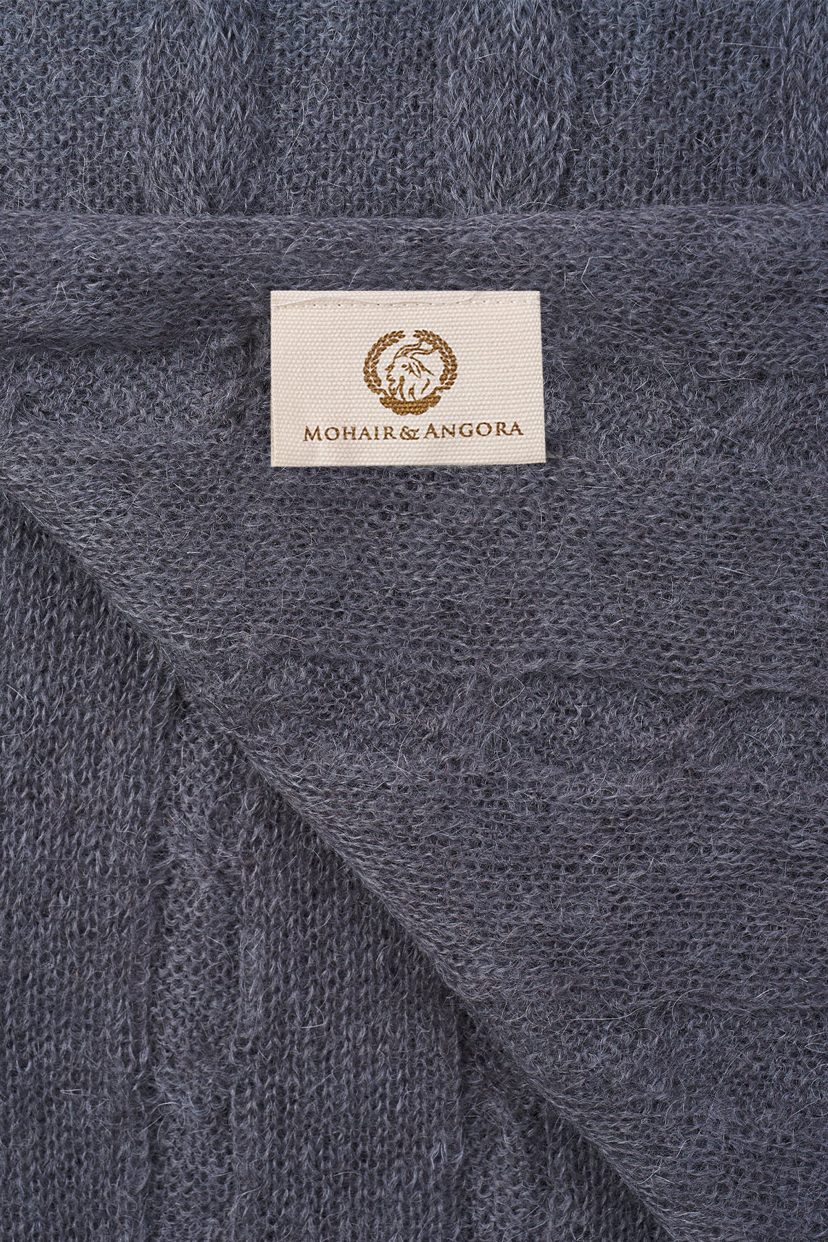 ASHINA SCARF GRAY-CABLE KNIT